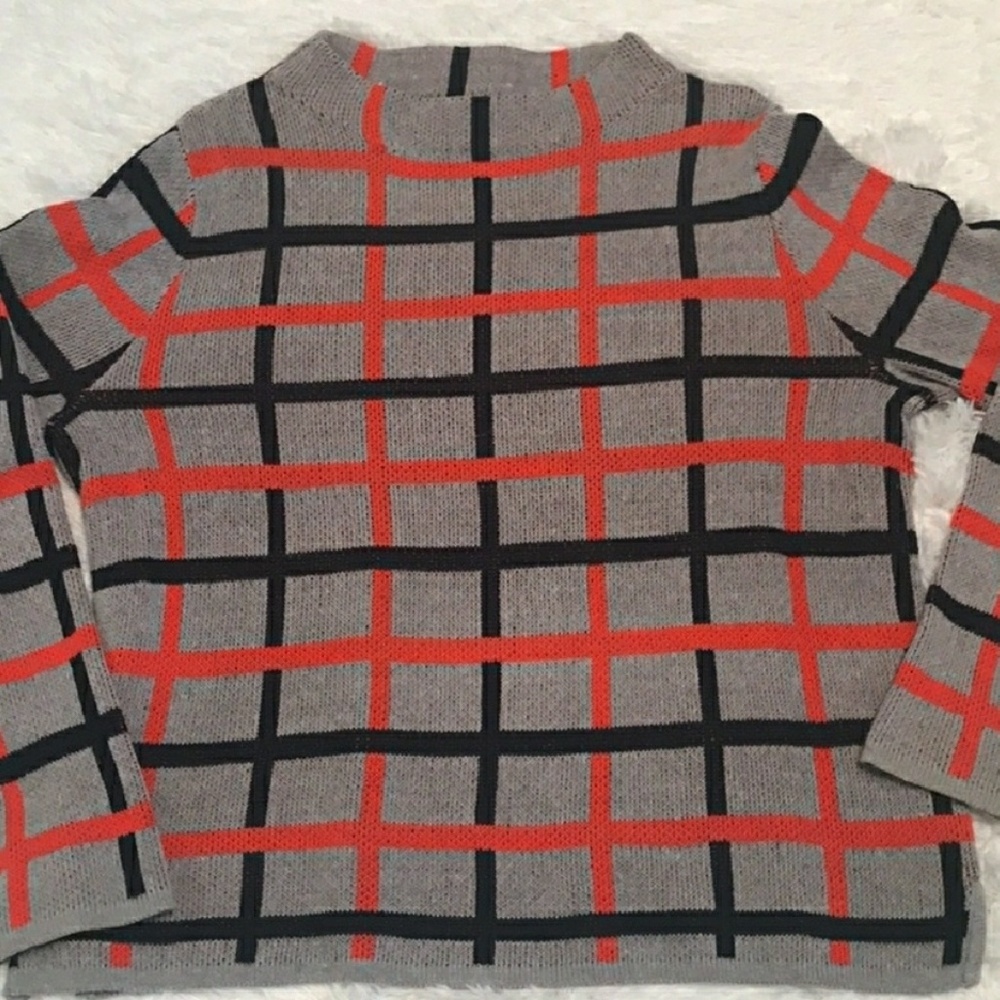 Old navy sweater